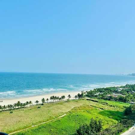 Luxury Apartment - Rooftop Swimming Pool - Beach Front - Hinata Apartment Дананг Екстер'єр фото