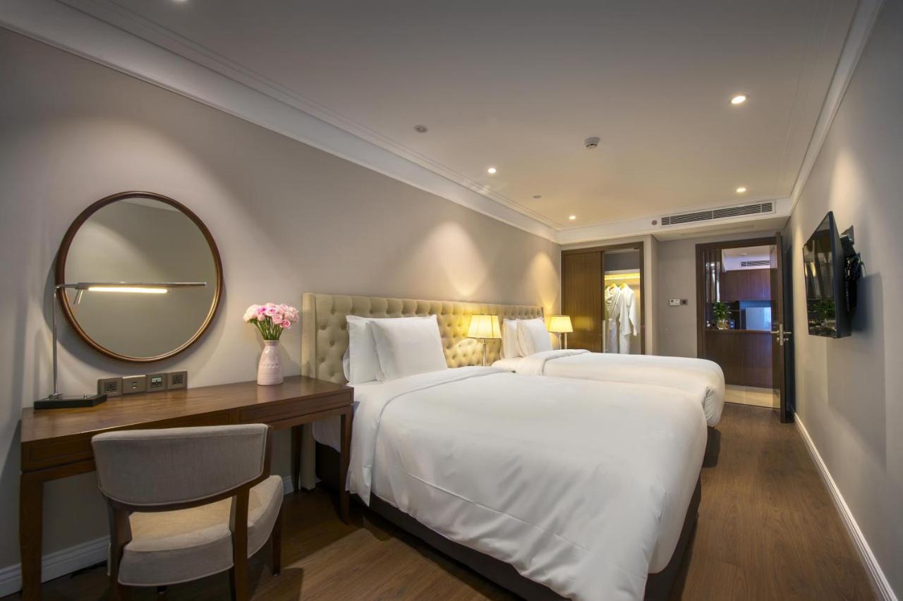 Luxury Apartment - Rooftop Swimming Pool - Beach Front - Hinata Apartment Дананг Екстер'єр фото