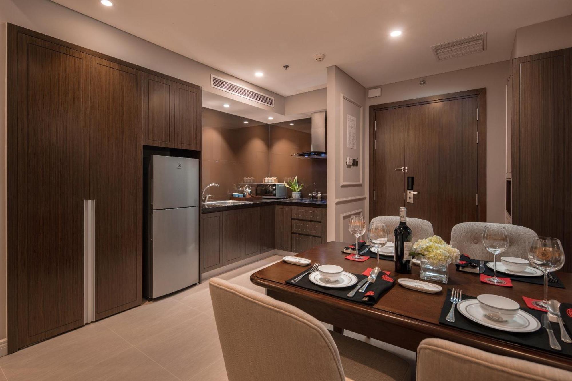 Luxury Apartment - Rooftop Swimming Pool - Beach Front - Hinata Apartment Дананг Екстер'єр фото
