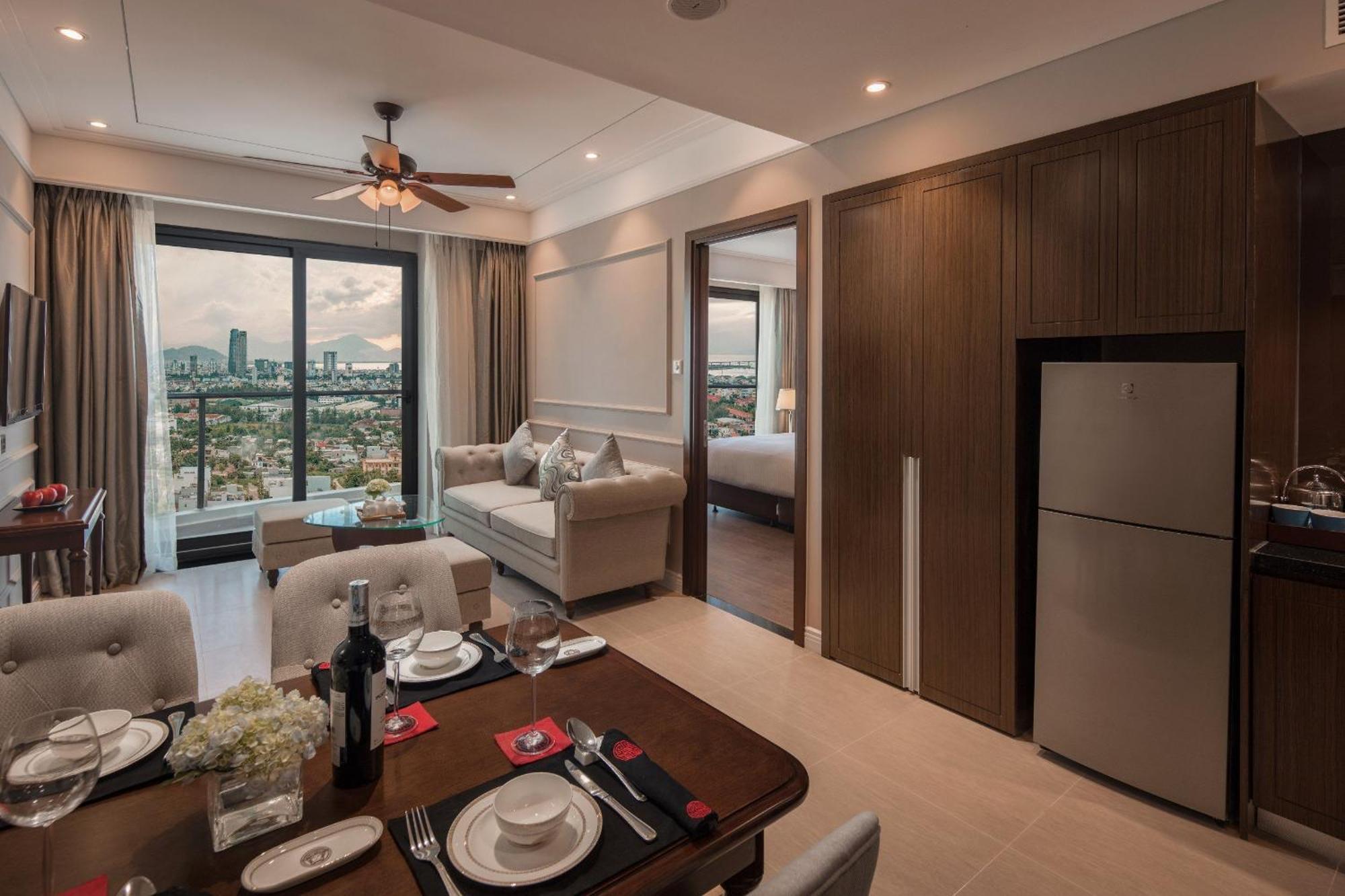 Luxury Apartment - Rooftop Swimming Pool - Beach Front - Hinata Apartment Дананг Екстер'єр фото