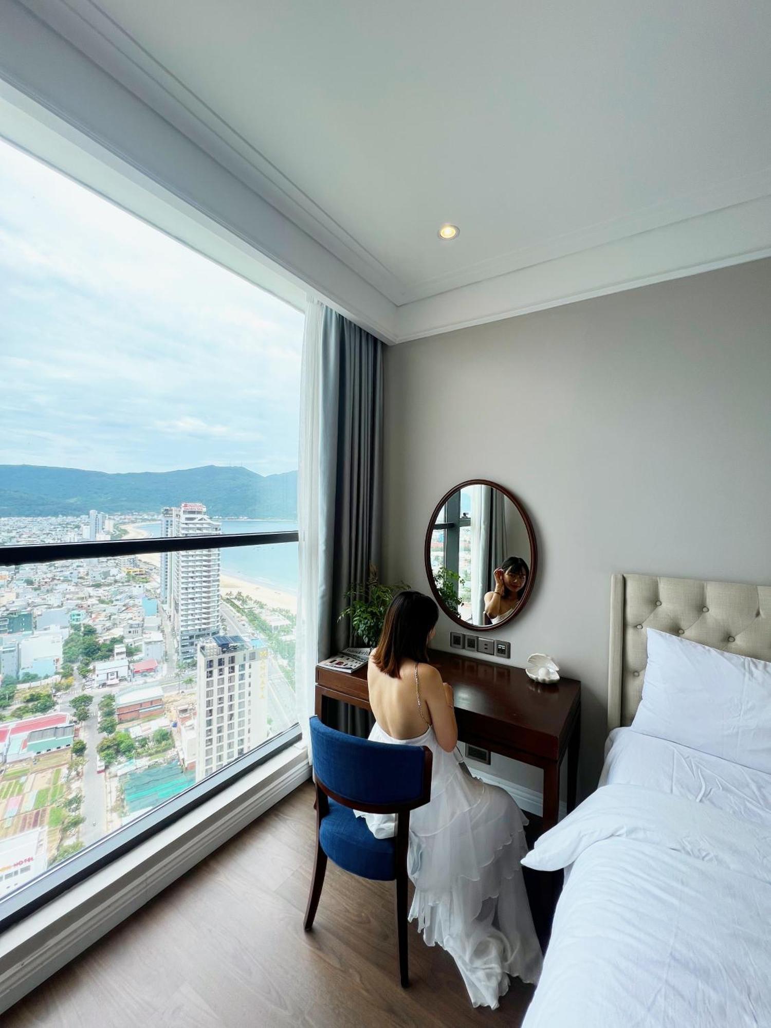 Luxury Apartment - Rooftop Swimming Pool - Beach Front - Hinata Apartment Дананг Екстер'єр фото