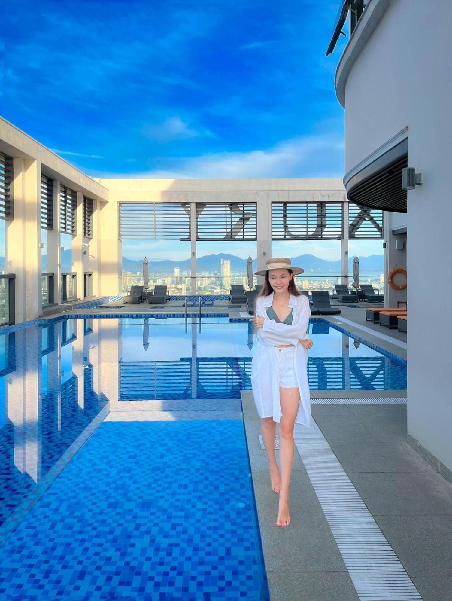 Luxury Apartment - Rooftop Swimming Pool - Beach Front - Hinata Apartment Дананг Екстер'єр фото